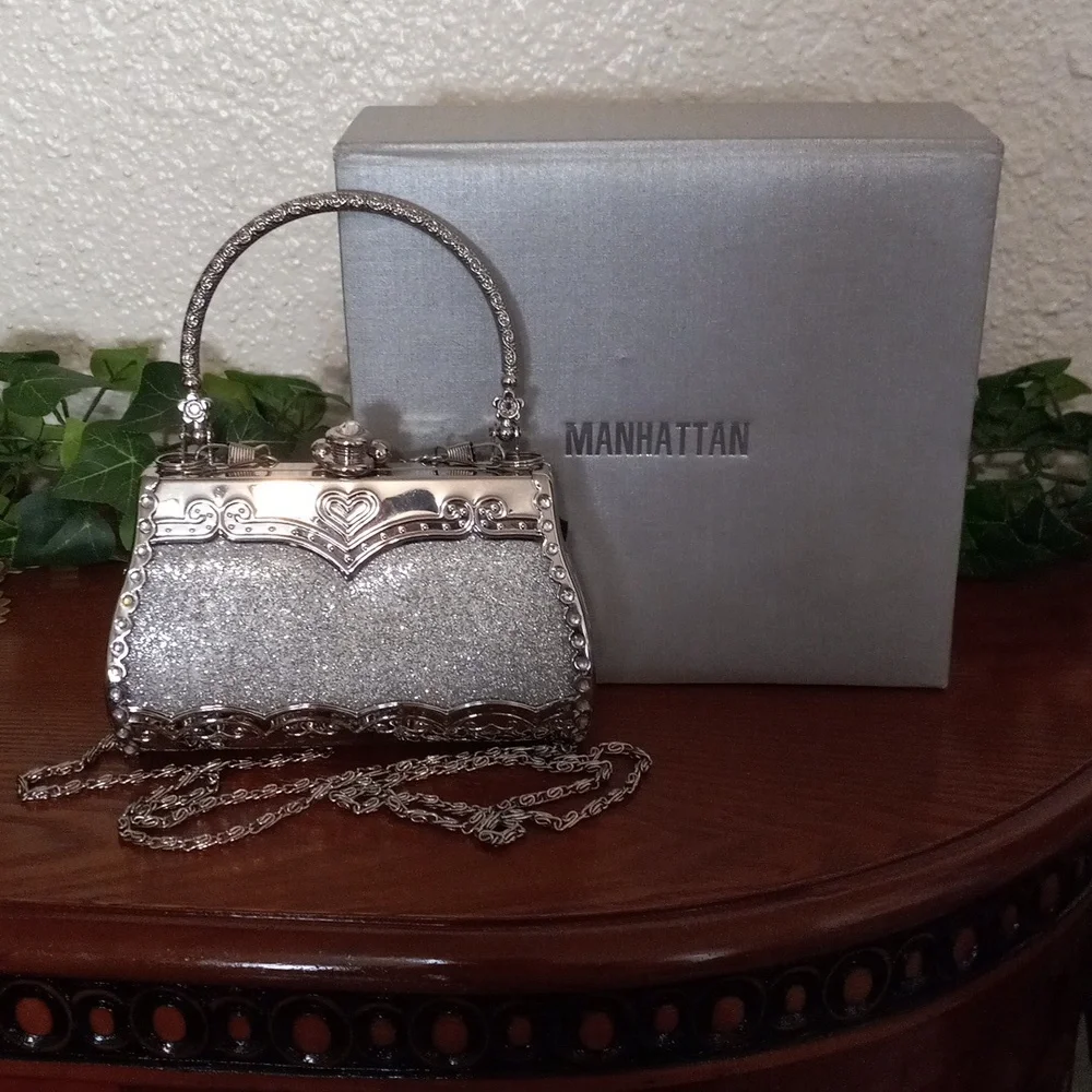 Manhattan Silver Sparkle handbag 24" chain - Picture 2 of 6